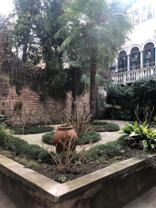 Walk On The Water ✧ 5 Minutes To Rialto Bridge Apartment Venice Ngoại thất bức ảnh